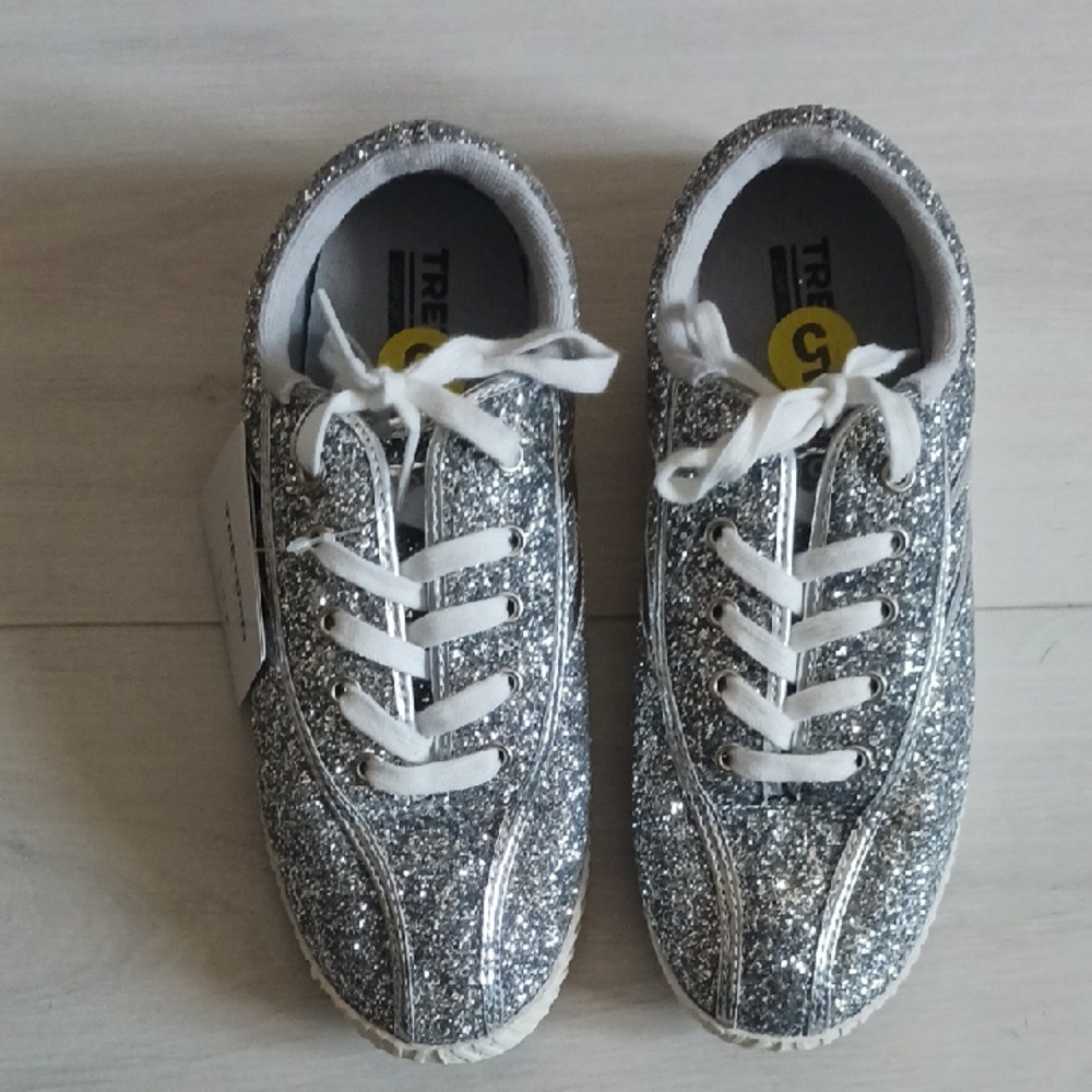 Tretorn Women's Silver Glitter Sneakers - Size 5